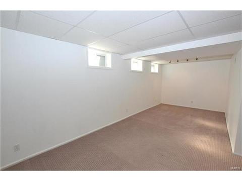 1151 Hollyberry Dr, Ballwin, MO 63021 photo 24