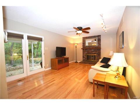 1151 Hollyberry Dr, Ballwin, MO 63021 photo 13
