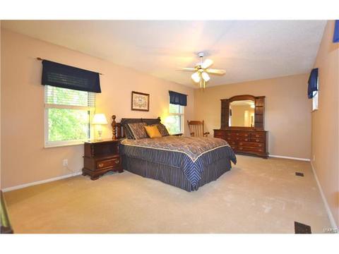 1151 Hollyberry Dr, Ballwin, MO 63021 photo 15