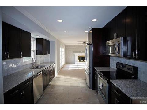 331 Nantucket, Ballwin, MO 63011 photo 3