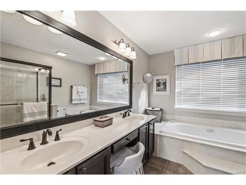 527 Arbor Meadow Dr, Ballwin, MO 63021 photo 24