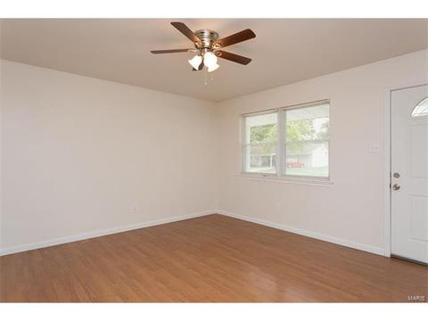 901 Taylor Pl, O'fallon, MO 63366 photo 2