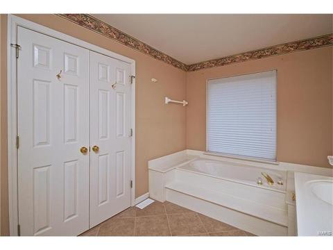 303 Marsten Ct, Ballwin, MO 63021 photo 28
