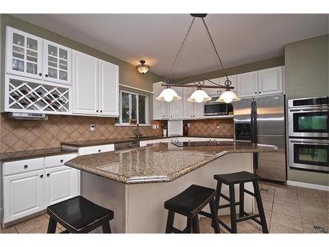 303 Marsten Ct, Ballwin, MO 63021 photo 16