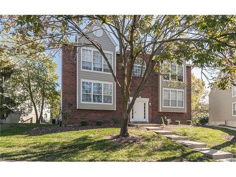 1323 Holgate Dr #B, Ballwin, MO 63021 photo 2