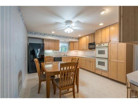 712 Valley View Dr, Manchester, MO 63011 photo 9