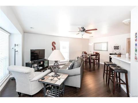 1305 Crossings #A, Ballwin, MO 63021 photo 2