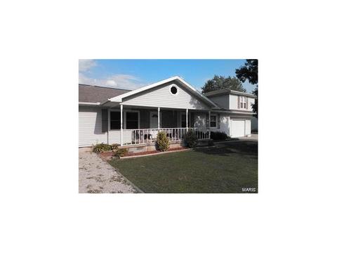 114 Lyle Dr, Hoffman, IL 62250 photo 1