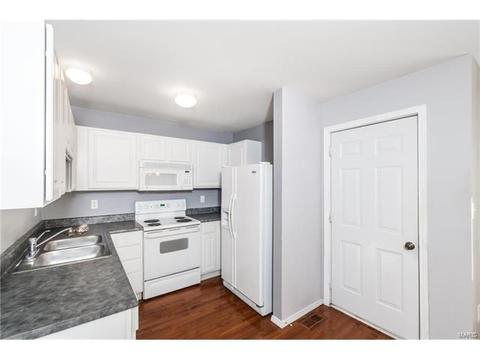 748 Hyde Dr, O'fallon, MO 63366 photo 6