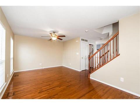 748 Hyde Dr, O'fallon, MO 63366 photo 2