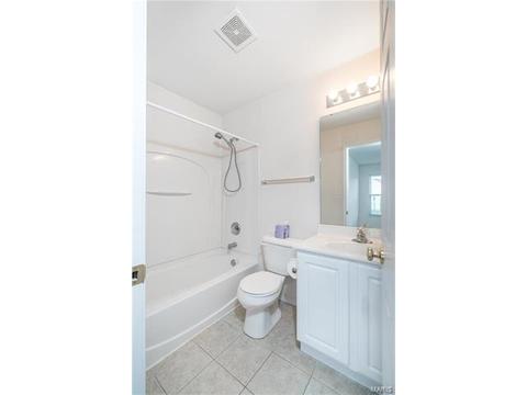 748 Hyde Dr, O'fallon, MO 63366 photo 14