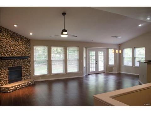 1713 Forest Trace Dr, O'fallon, MO 63368 photo 3