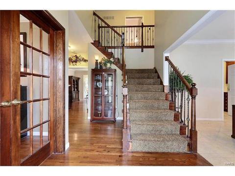 633 Castle Meadows Ct, Ballwin, MO 63021 photo 2