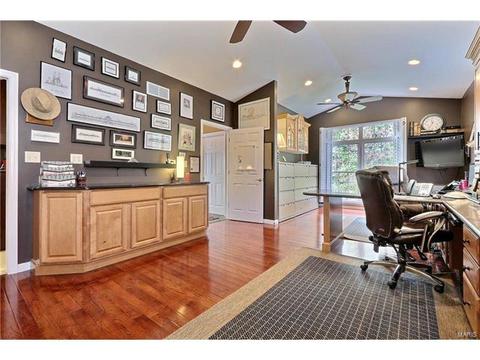 633 Castle Meadows Ct, Ballwin, MO 63021 photo 4