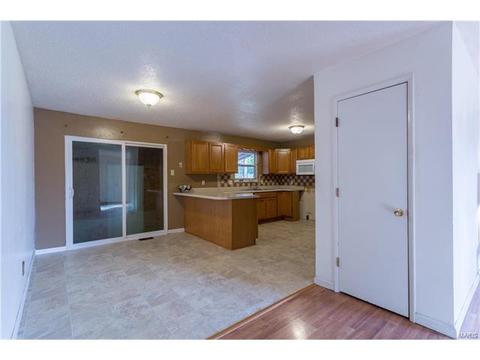 1018 Saint Paul Ln, O'fallon, MO 63366 photo 4