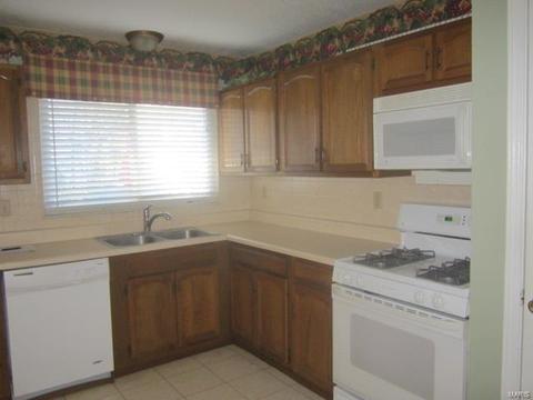 225 Valleyoak, Ballwin, MO 63021 photo 5