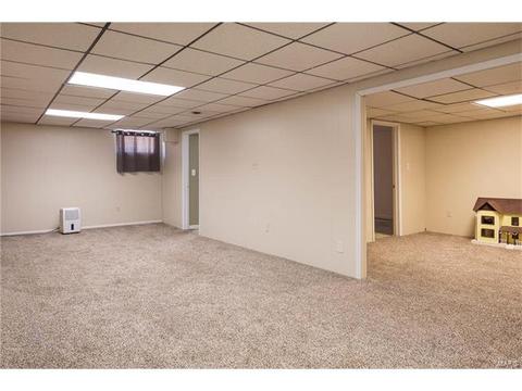 805 Weathervane, Ballwin, MO 63021 photo 13