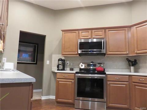 1024 Claytonbrook, Ballwin, MO 63011 photo 2