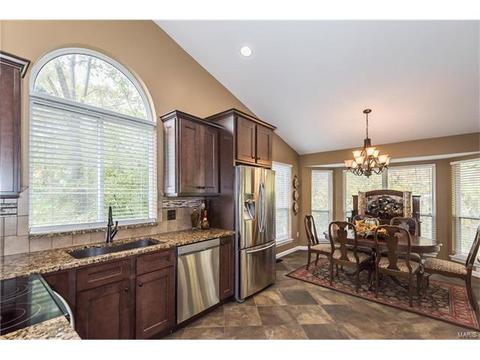 747 Trago Creek Dr, Ballwin, MO 63021 photo 16