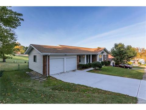 703 Guenevere Dr, Ballwin, MO 63011 photo 2