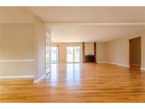 703 Guenevere Dr, Ballwin, MO 63011 photo 5