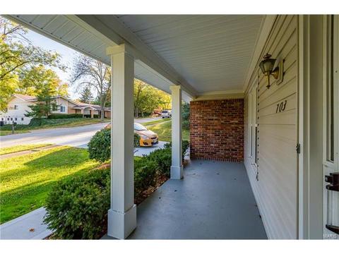 703 Guenevere Dr, Ballwin, MO 63011 photo 4