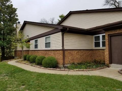 726 Sandy Summit Dr, Ballwin, MO 63021 photo 1