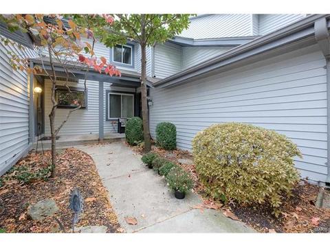 1220 Meramec Heights Dr, Ballwin, MO 63021 photo 2