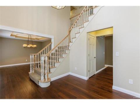 736 Carman Meadows Dr, Manchester, MO 63021 photo 2