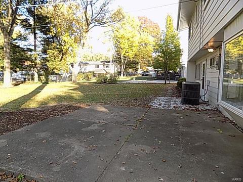 1071 Briarhurst Dr, Manchester, MO 63021 photo 25