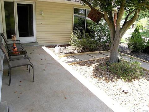 404 Brass Lamp Dr, Ballwin, MO 63011 photo 4