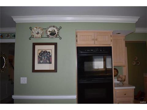 1378 Thornwick Dr, Ballwin, MO 63011 photo 17