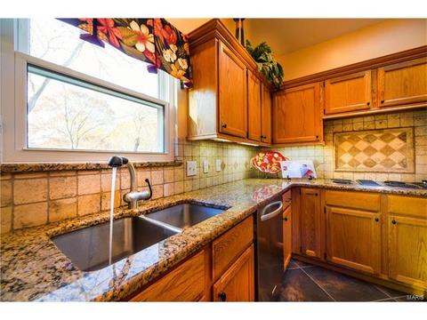 705 Arbor Ridge Ct, Ballwin, MO 63021 photo 25