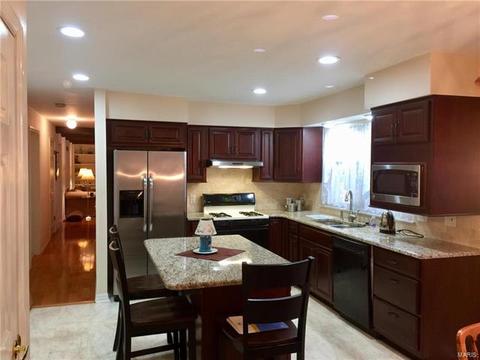 215 Spring Oaks Dr, Ballwin, MO 63011 photo 2