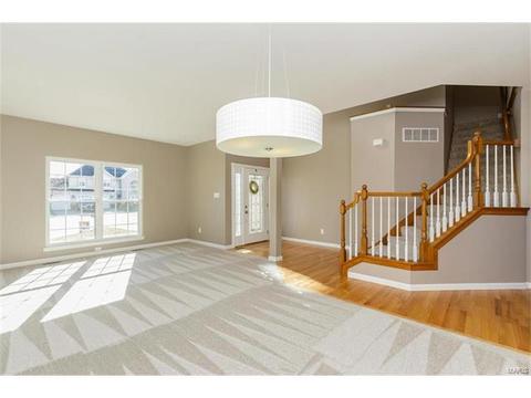 470 Brookhaven Ct, O'fallon, MO 63368 photo 2