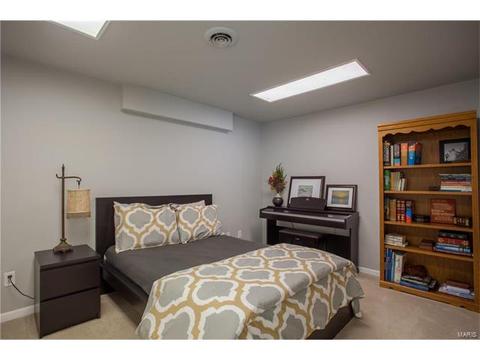 1029 Treetop Village Dr, Ballwin, MO 63021 photo 19