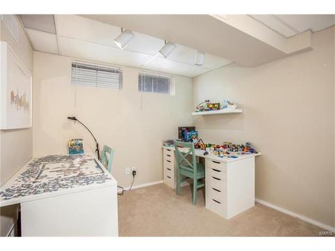1029 Treetop Village Dr, Ballwin, MO 63021 photo 18