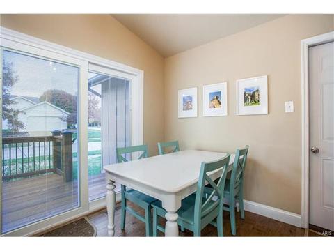 1029 Treetop Village Dr, Ballwin, MO 63021 photo 8