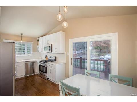 1029 Treetop Village Dr, Ballwin, MO 63021 photo 6