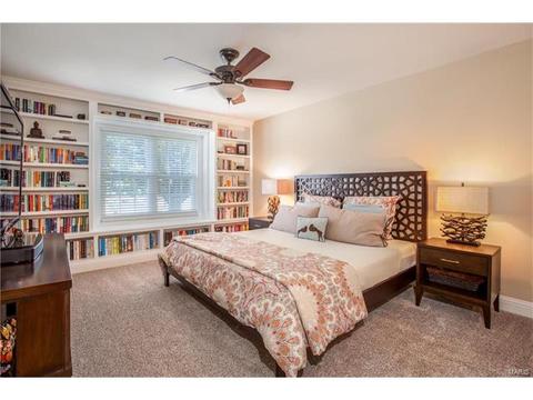 1029 Treetop Village Dr, Ballwin, MO 63021 photo 10