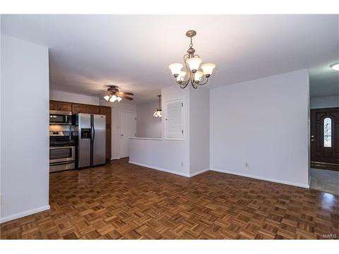 47 Oak Hill Dr, Ellisville, MO 63021 photo 5