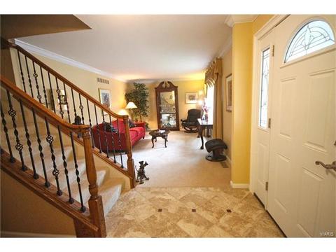 669 Rustic Vly, Ballwin, MO 63021 photo 4