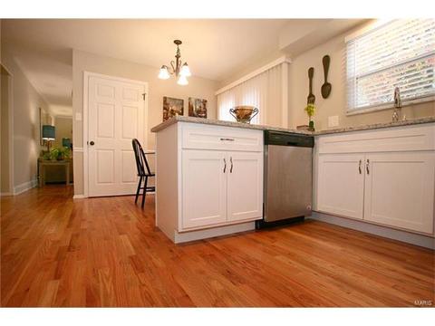 349 Nantucket Dr, Ballwin, MO 63011 photo 4