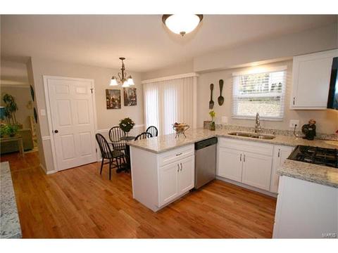 349 Nantucket Dr, Ballwin, MO 63011 photo 3