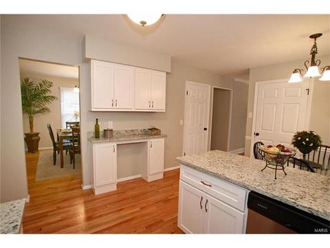 349 Nantucket Dr, Ballwin, MO 63011 photo 13