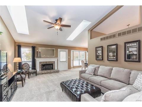 16886 Hickory Crest Dr, Ballwin, MO 63011 photo 5