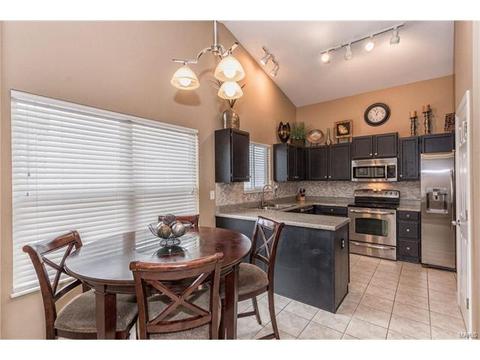16886 Hickory Crest Dr, Ballwin, MO 63011 photo 9