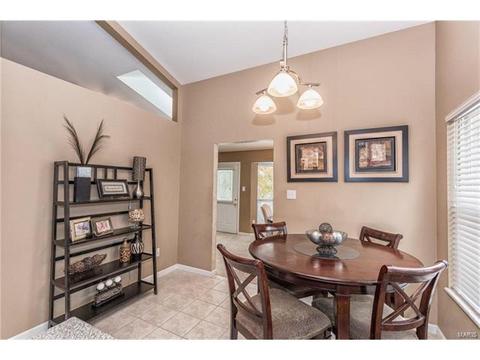 16886 Hickory Crest Dr, Ballwin, MO 63011 photo 8