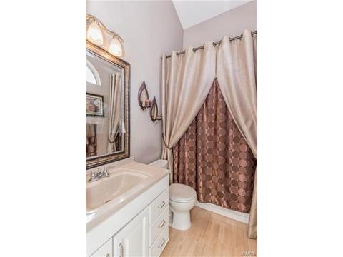 16886 Hickory Crest Dr, Ballwin, MO 63011 photo 13
