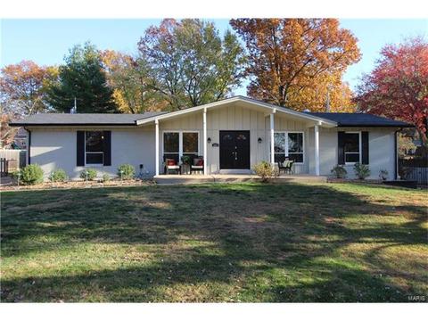 402 Lennox Dr, Ballwin, MO 63011 photo 2